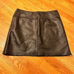 Wilson’s Leather mini skirt side zipper - size 4